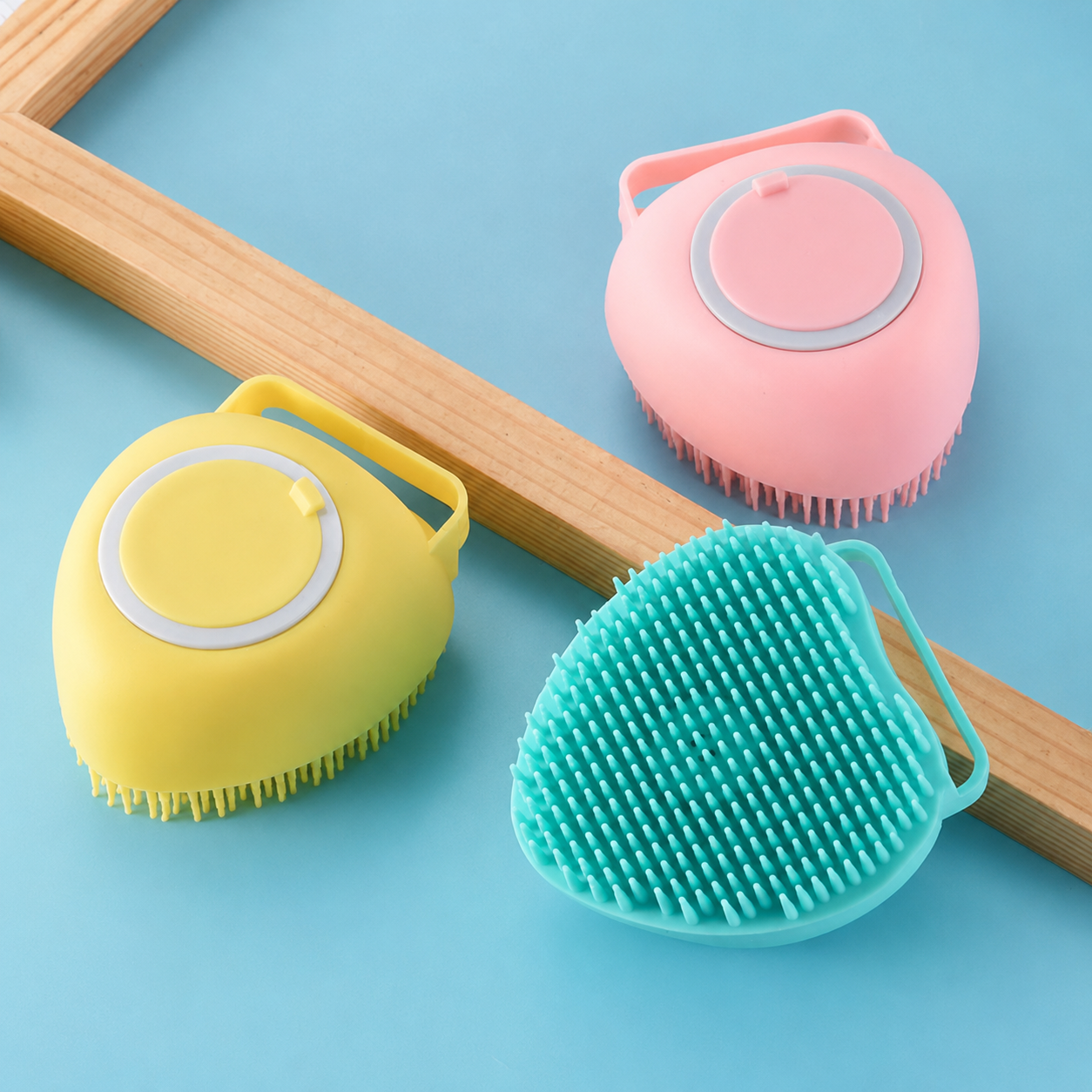 2 in 1 Pet Bath Brush & Shampoo Dispenser | Soft Silicone